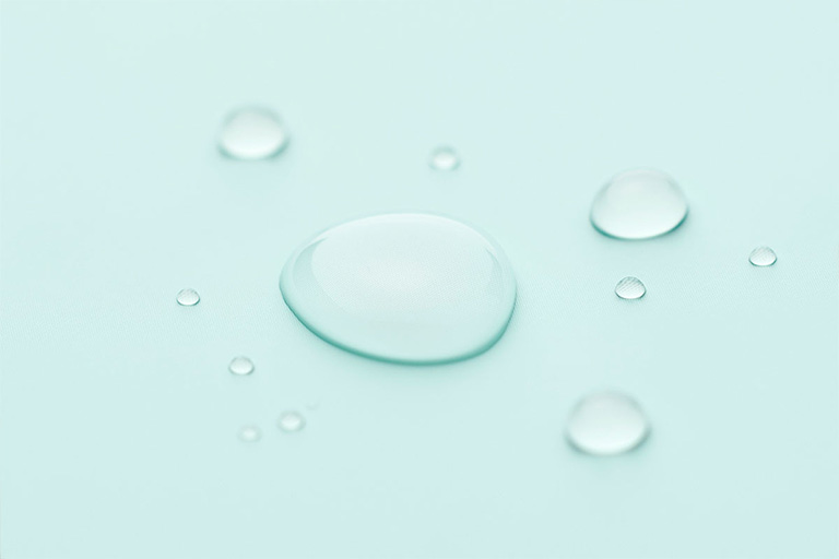 新素材を採用！汚れや水滴に強く、ずっと触っていたくなる質感